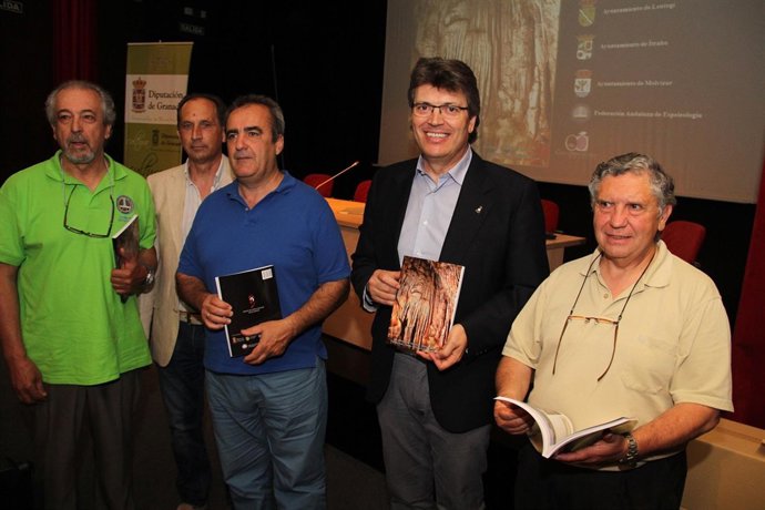 Presentación del libro de espeleología.
