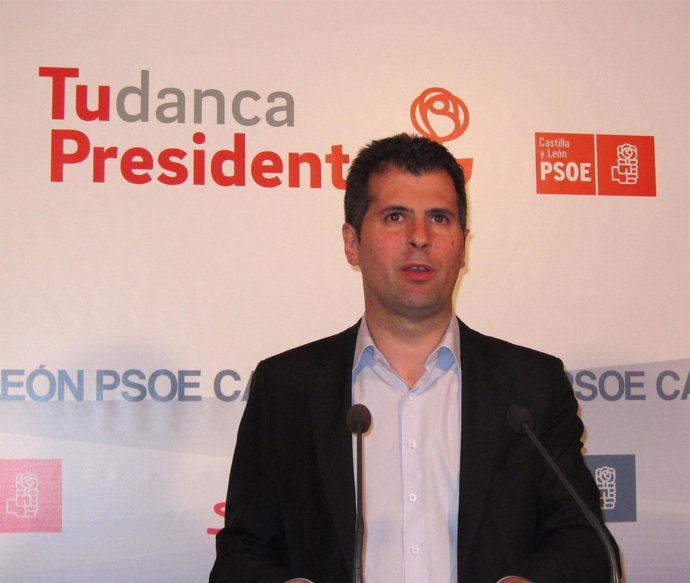 El candidato del PSOE a la Presidencia de la Junta, Luis Tudanca