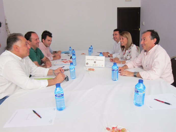 Segunda reunión PP y Ciudadanos en Cáceres