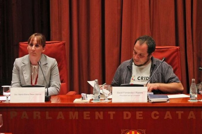 : La Exalcaldesa De Montcada I Reixac Maria Elena Pérez Y David Fernández (CUP)