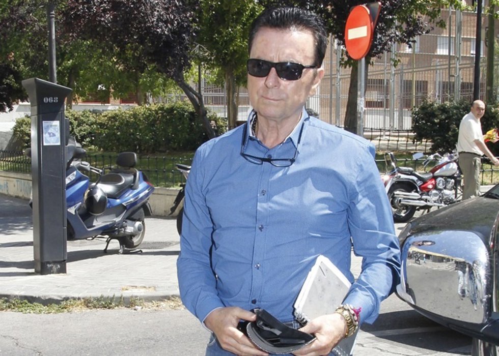 José Ortega Cano al salir del centro de inserción Victoria Kent