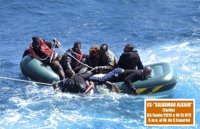 Rescatados 32 inmigrantes en el Estrecho a bordo de embarcaciones de juguete