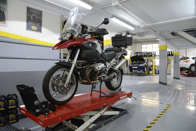 Taller de reparación de motos de Midas