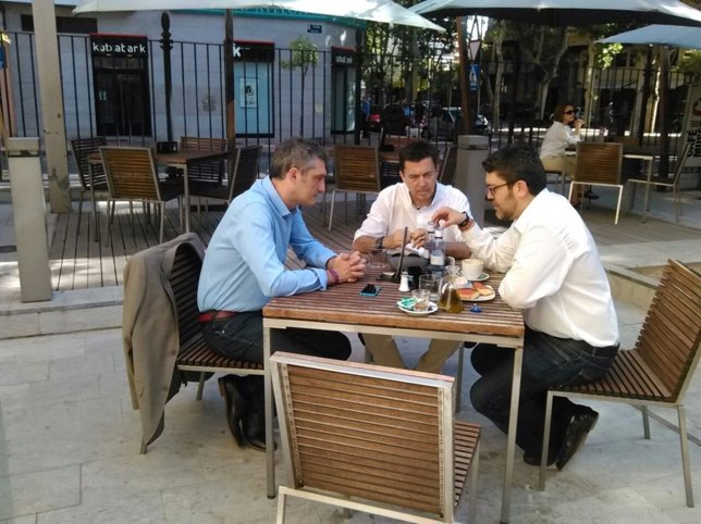 Reunión Podemos y Ciudadanos