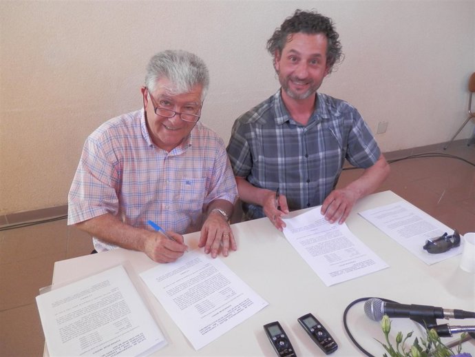 El Pi y el PSIB en la firma del pacto 