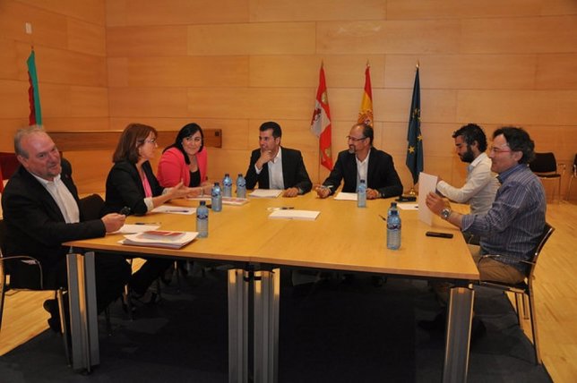 Reunión de PSOE y Ciudadanos en las Cortes