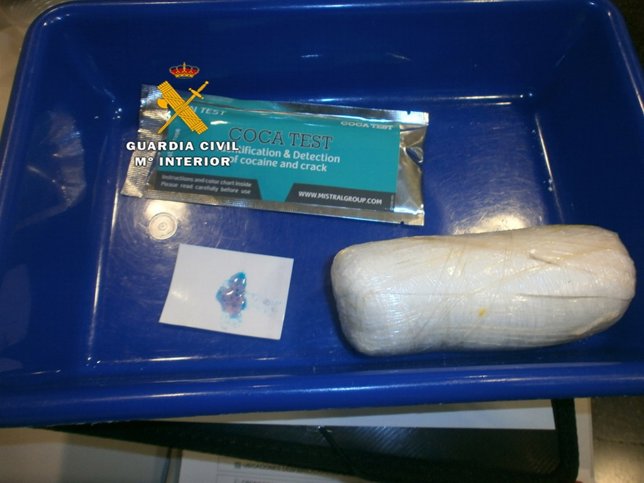 Cocaína que una mujer llevaba oculta en un sujetador