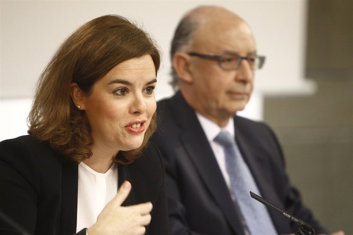 Soraya Saenz de Santamaría y Cristobal Montoro 