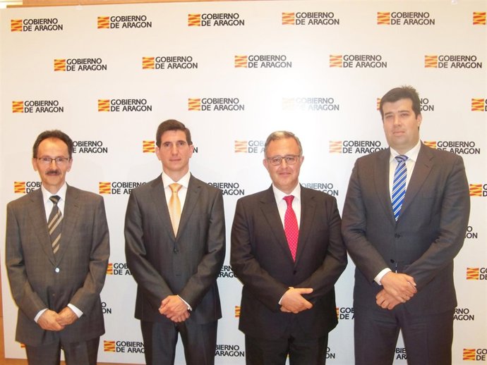 Firma acuerdo WHEC 2016 entre Gobierno Aragón y AEH2