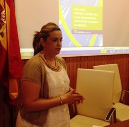 La coordinadora provincial del IAM, Batriz Martín, en la presentación de la guía