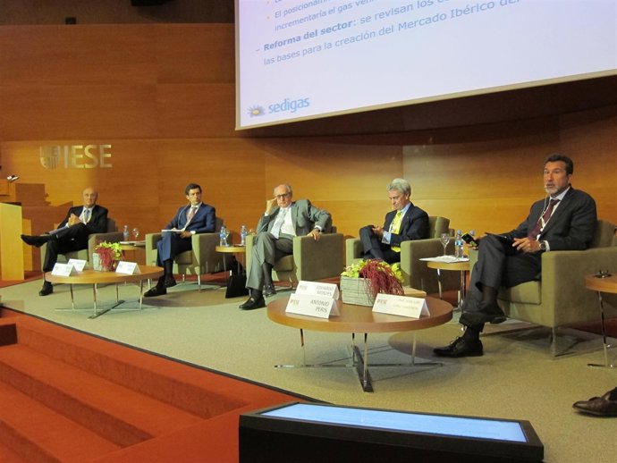 E.Gil, J.Goñi, P.J.Mejía, E,Montes y A.Peris