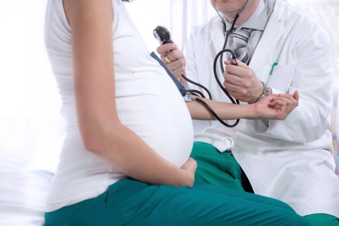 Preeclampsia, embaraza, tensión, médico, consulta.