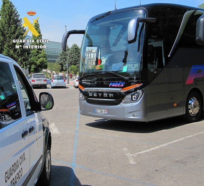 Autocar inmovilizado en Burgos
