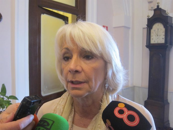 Teófila Martínez (PP), alcaldesa de Cádiz en funciones