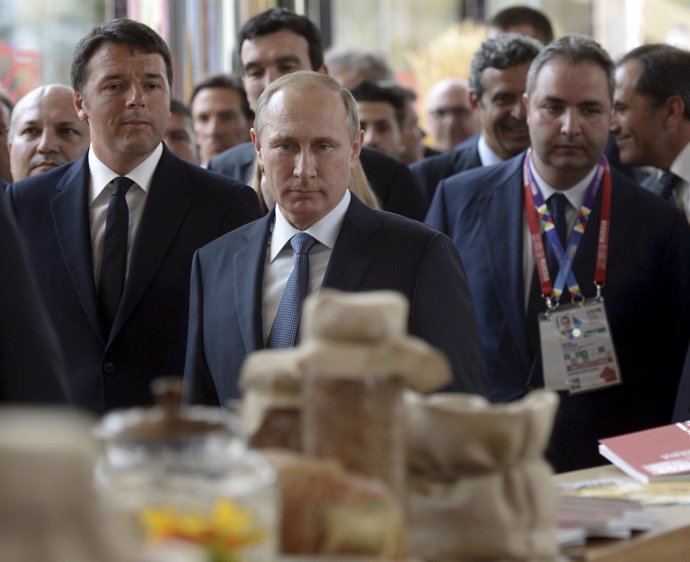 Vladimir Putin y Matteo Renzi en la Expo de Milán