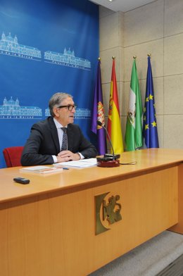 Pineda en la rueda de prensa