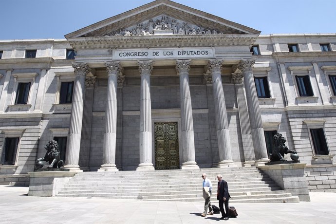 Fachada Del Congreso De Los Diputados