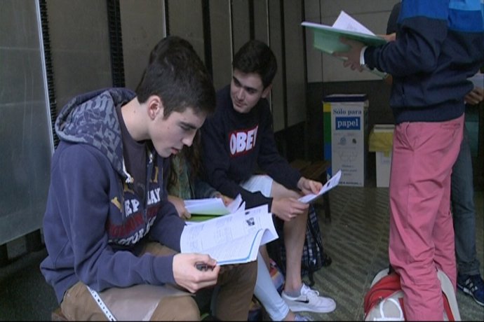 Estudiantes, nerviosos en la selectividad