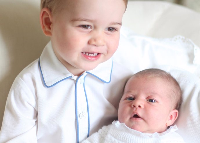 Princesa Charlotte de Cambridge y el Príncipe George