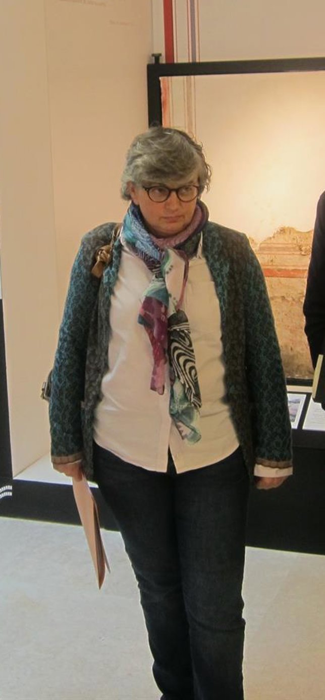 González con el director del Arqueológico y el comisario de la muestar 'Domus'.