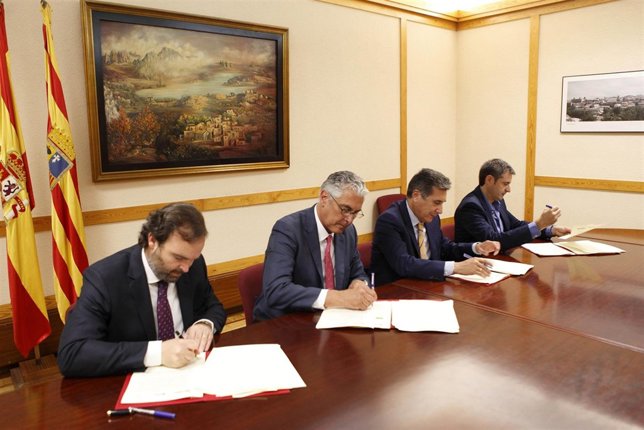 Firma del convenio 'Montañas seguras'