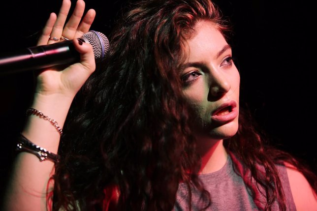 Lorde ya trabaja en su nuevo proyecto discográfico. 