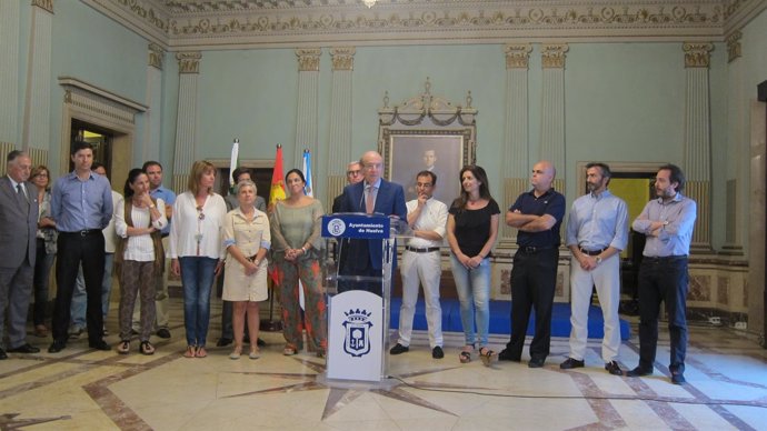 El alcalde de Huelva, Pedro Rodríguez, renuncia a su acta de concejal.
