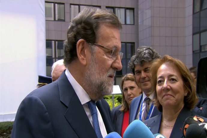 Rajoy avisa que los cambios en Gobierno serán este mes
