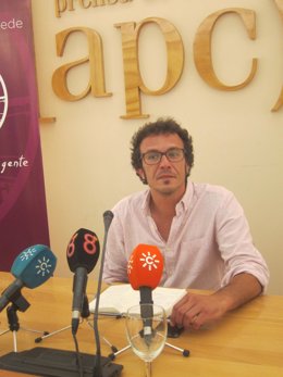 González (PCSSP) en rueda de prensa