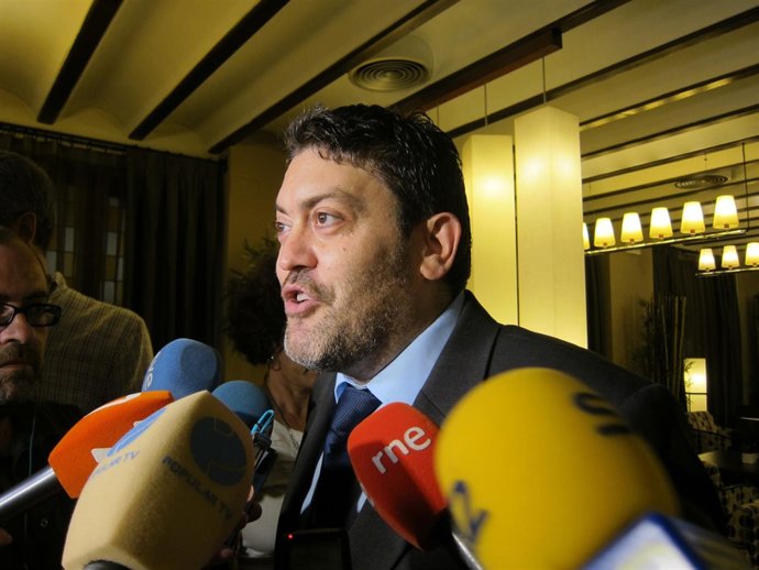 Miguel Sánchez de Ciudadanos atiende a los medios