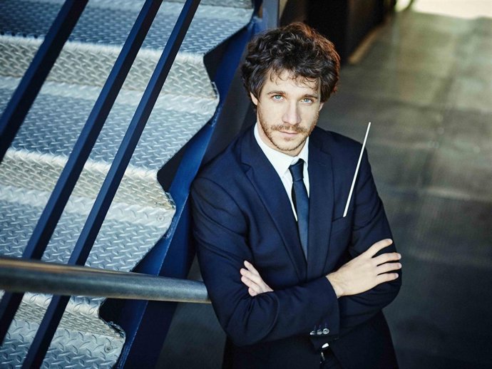 El maestro Andrés Salado digirá a la OV.