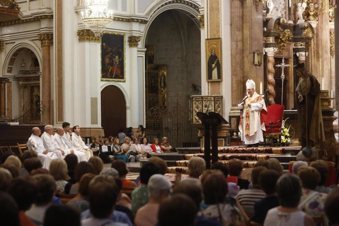 Monseñor Escudero en la  misa de fin de curso de "Tyrius"