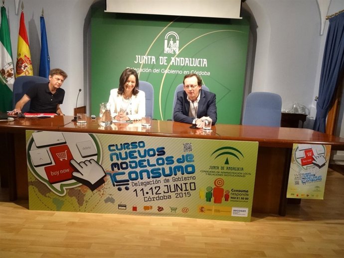 Rafi Crespín (centro) en la inauguración de la jornada