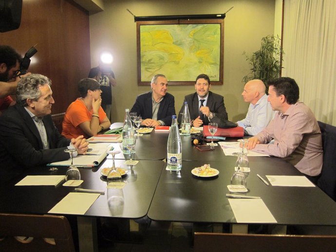 Segunda reunión entre PSRM-PSOE y C's, con Tovar y Miguel Sánchez a la cabeza