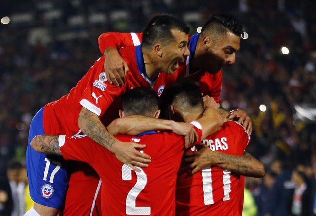Chile celebra su victoria sobre Ecuador en Copa América