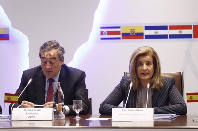 Fátima Báñez y y Juan Rosell en la sede de la CEOE