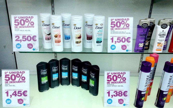 Compras, comercio, consumo, precios, champú, gel