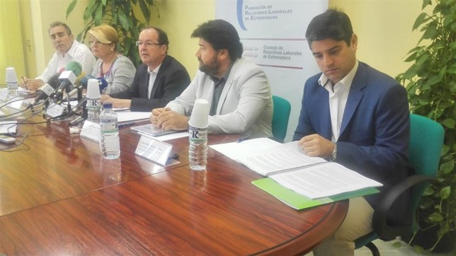 Presentación del informe de negociación colectiva en Extremadura