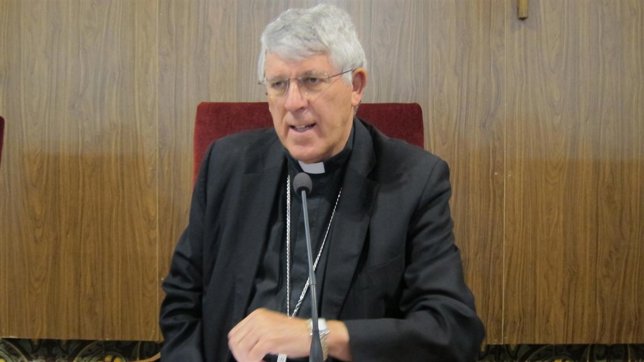 Arzobispo en rueda de prensa