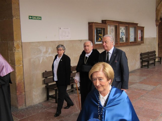 Ana González, junto a Vicente Gotor y Francisco Rodríguez (Reny Picot)