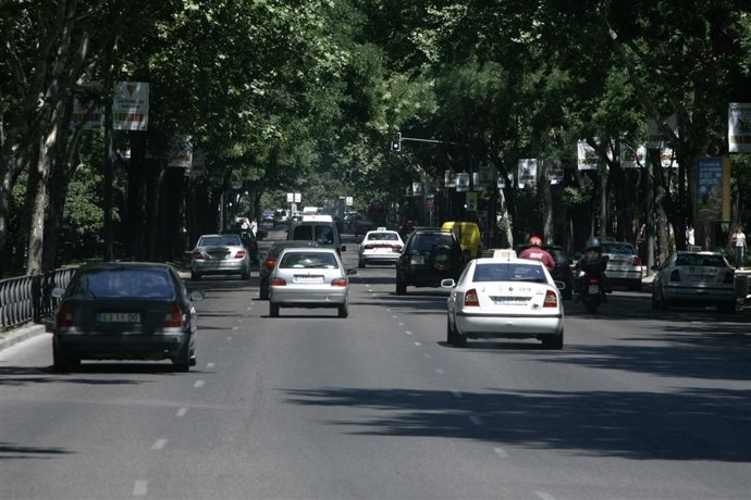 Recursos de tráfico. Carreteras. Coches. 
