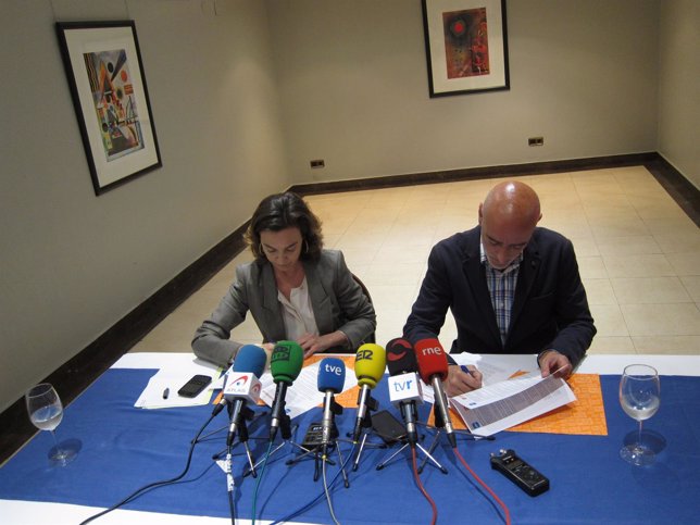 Gamarra y De MIguel firman el pacto en Logroño