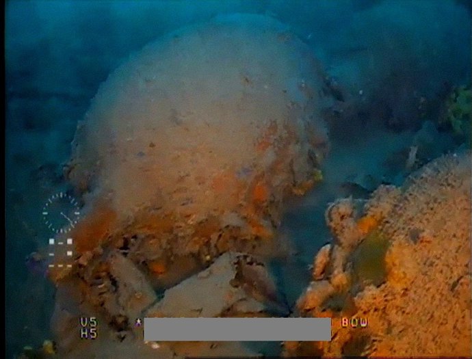 Una imagen de una ánfora romana captada por un vehículo submarino