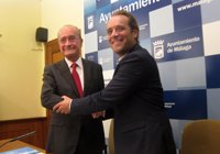 La bajada de cargos de confianza y de impuestos marcan el acuerdo entre De la Torre y Cassá