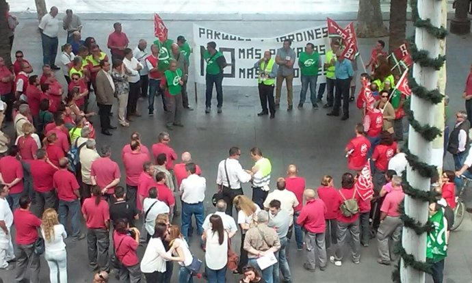 Concentración en la Plaza Nueva.