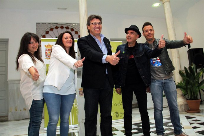 Foto de grupo del inicio del proyecto.