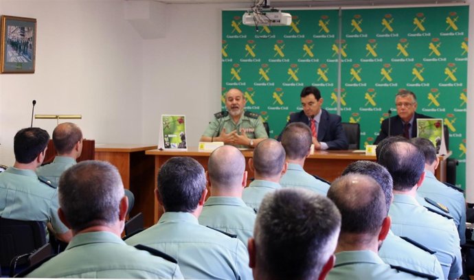 Entrega de diplomas del curso en Prevención de RRLL para Guardia Civil