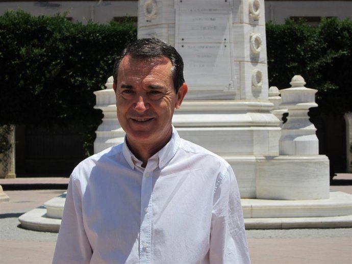 El candidato del PSOE a la Alcaldía de Almería, Juan Carlos Pérez Navas