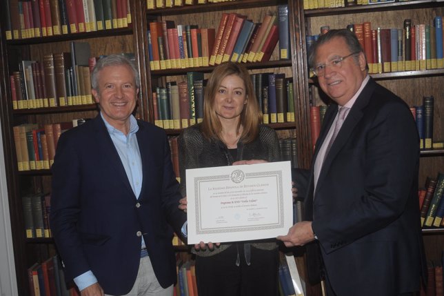 Emilio del Río recoge el premio de la SEEC a 'Verba volant'