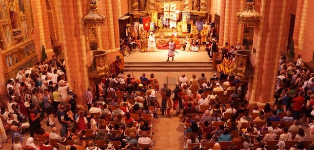 Uno de los actos de las Alfonsadas 2014, en San Pedro de los Francos